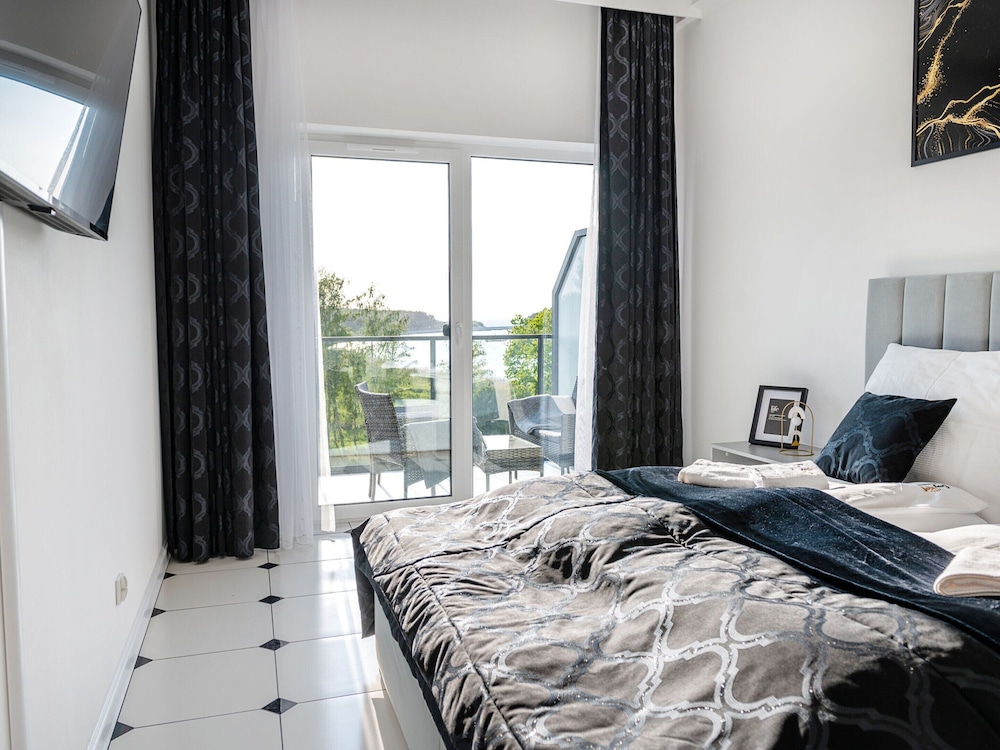 Apartment Overlooking the River, Sauna, Dziwnow