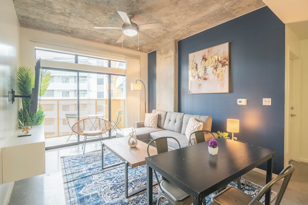 ROVE LIVING/KL - Roosevelt Point