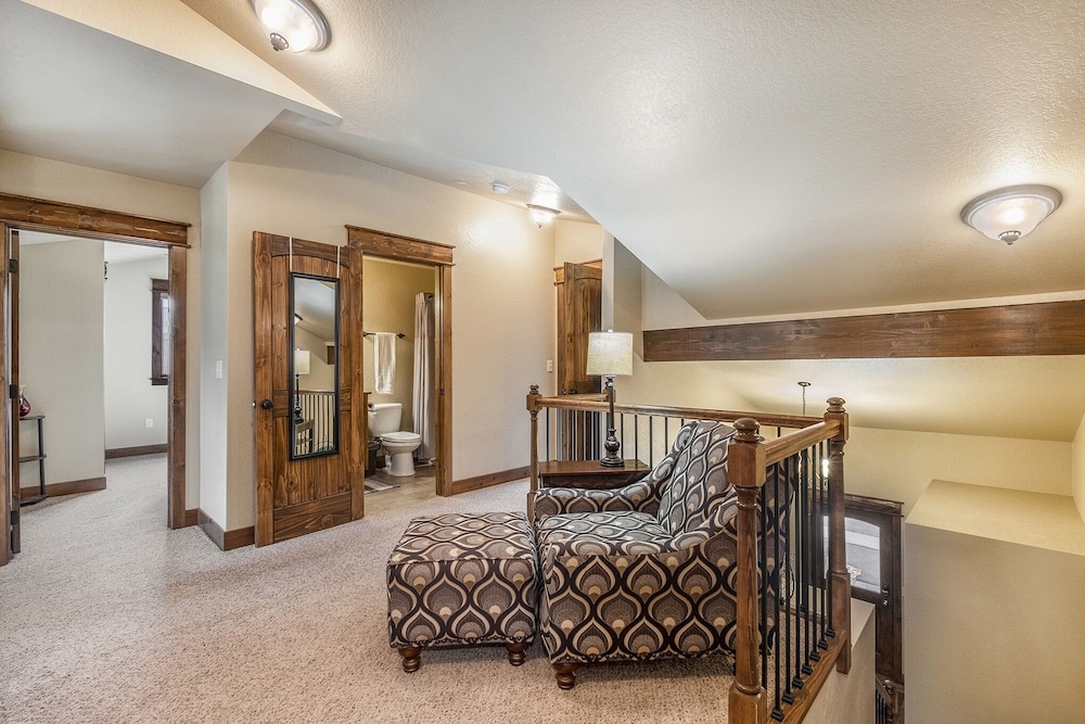 Twin Pines -- Ev 6123 3 Bedroom Townhouse by RedAwning - Property Image 30