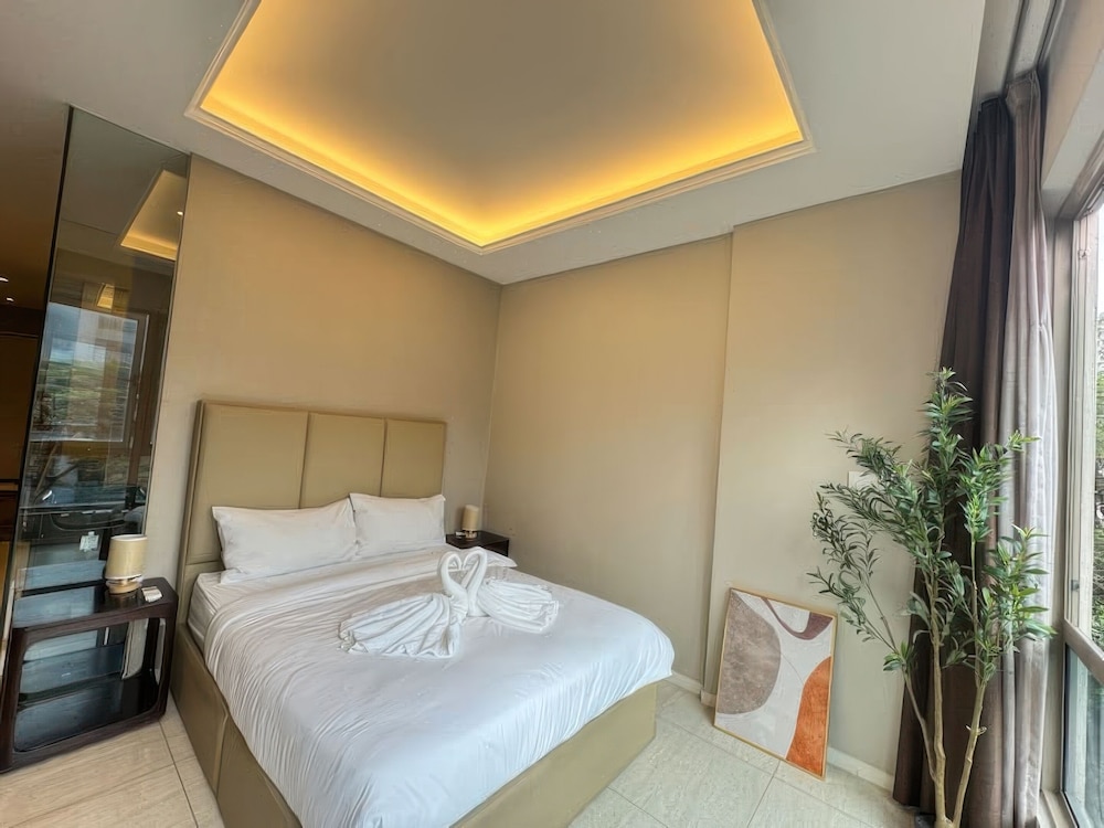 Dorsett Hartamas SkyPool & Chill