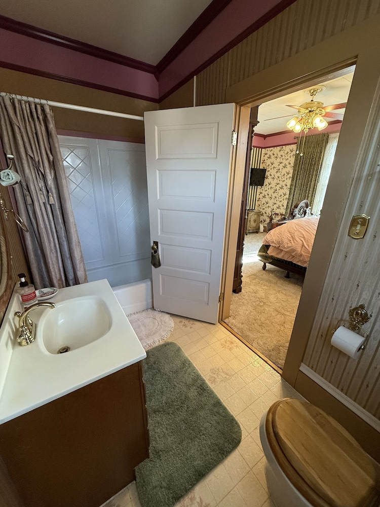 Roseberry House Bed & Breakfast