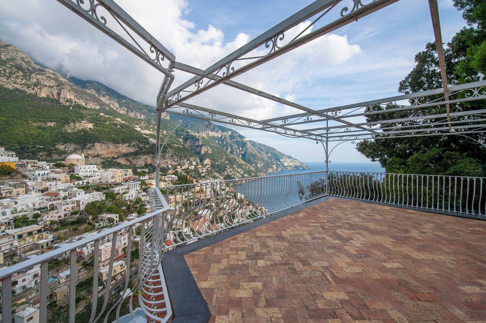 Villa In Positano With Luxury Spa & Amazing View