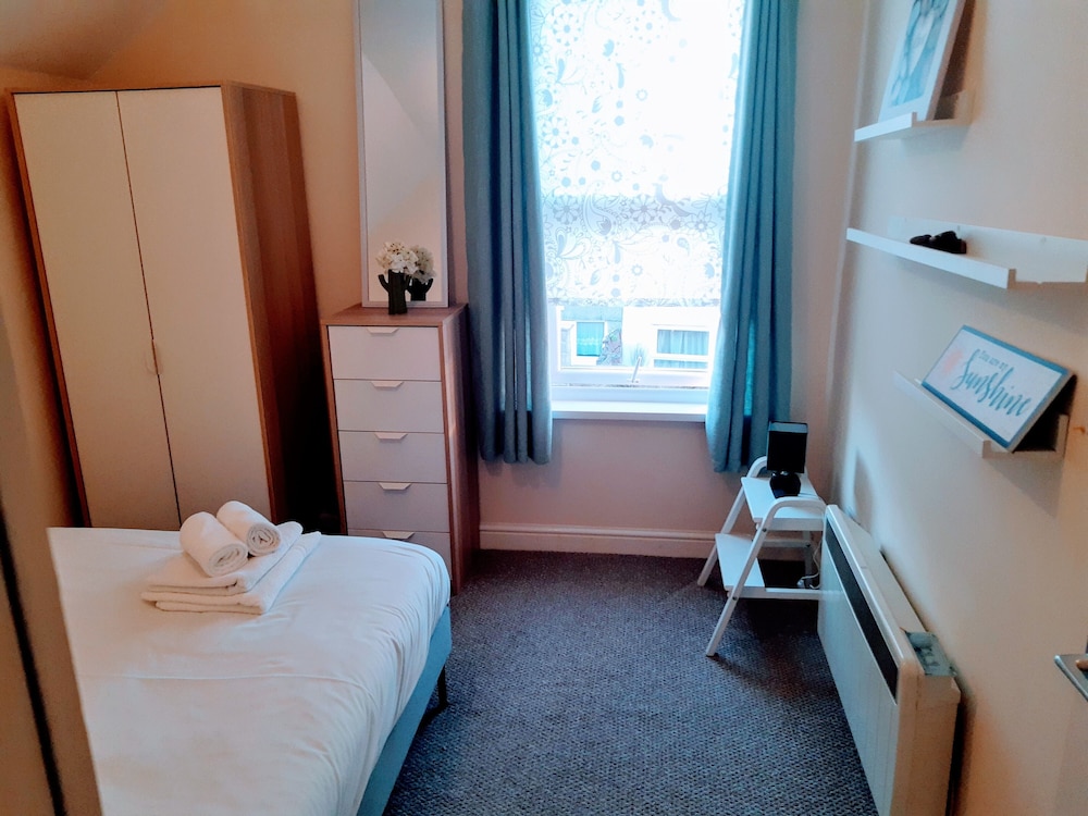 The Hazel Oak Apartment