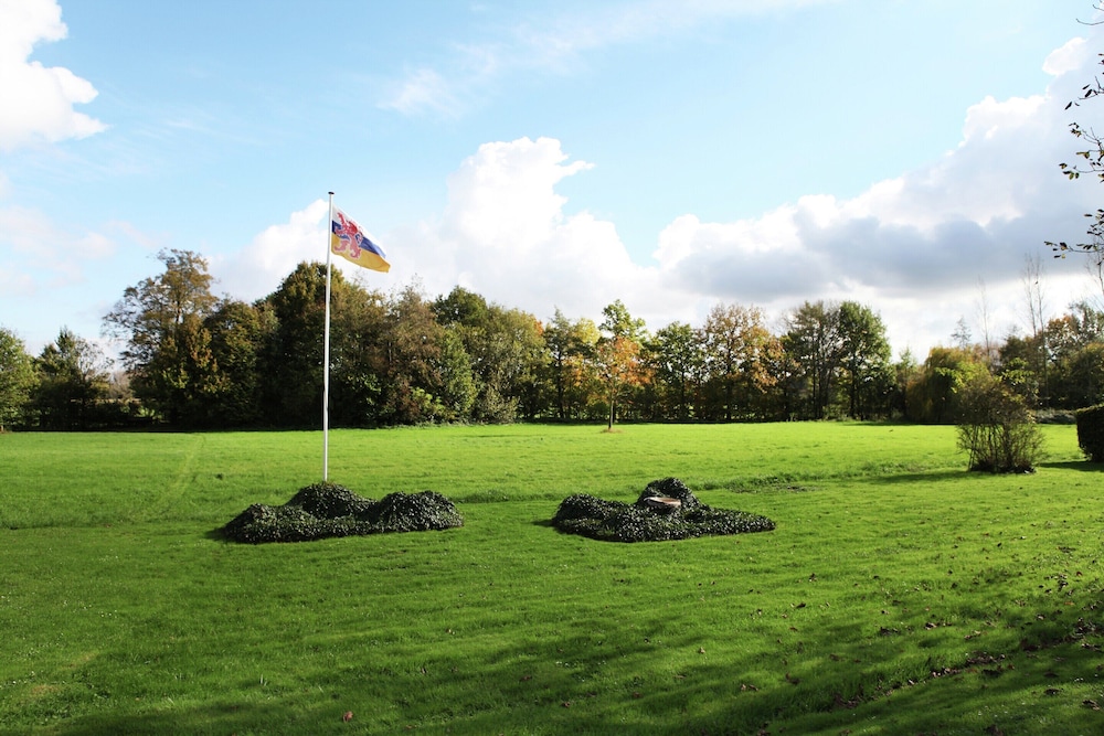 Coachman's House Near Roermond With Garden view 4