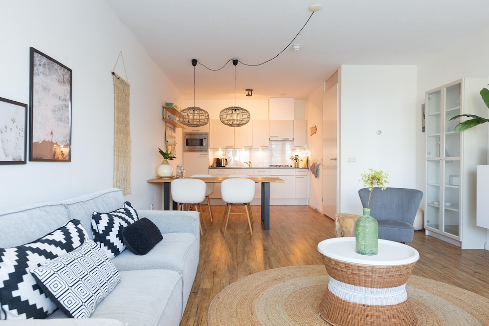 Apartment in Den Haag With Balcony