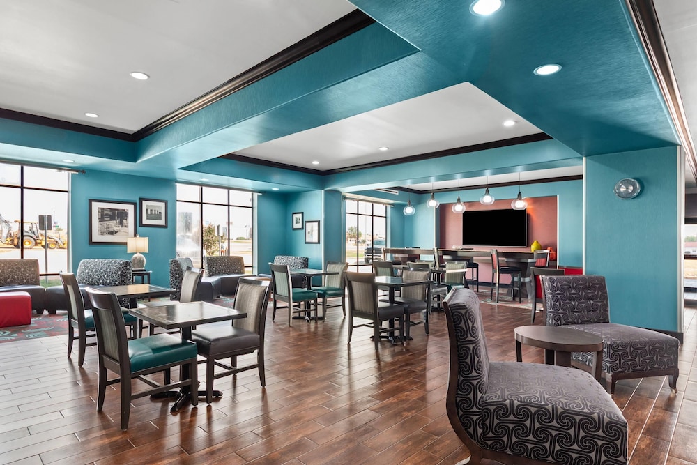 Quality Inn & Suites Pearsall