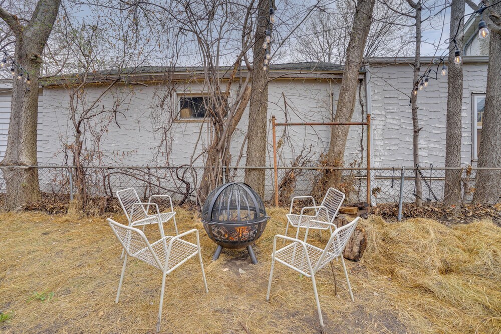 < 1 Mi to Xcel Energy Center: Walkable Hideaway!