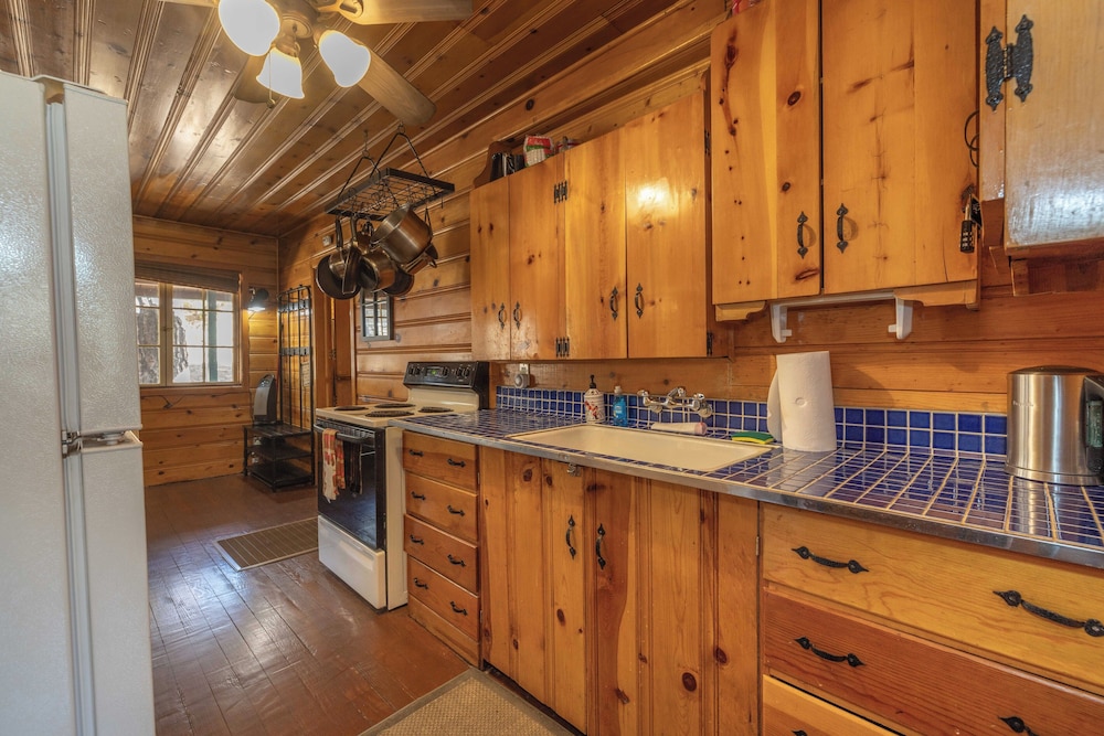 True Big Bear Lake Cabin with jacuzzi