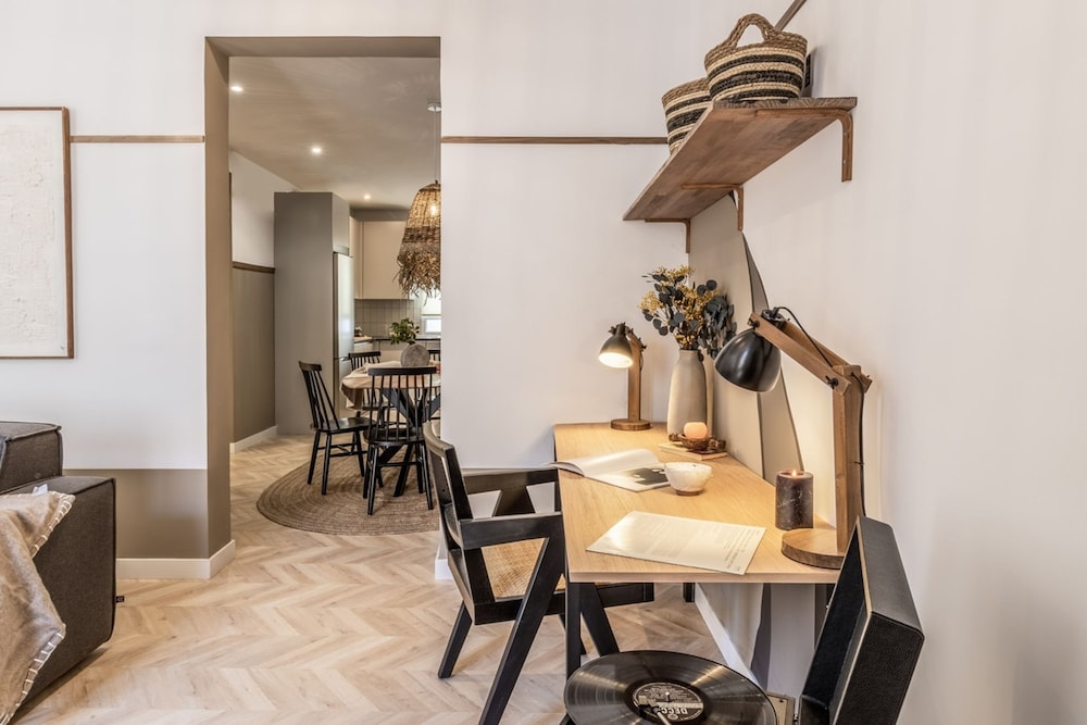 Eriste - 2 Bedrooms in Malasa a