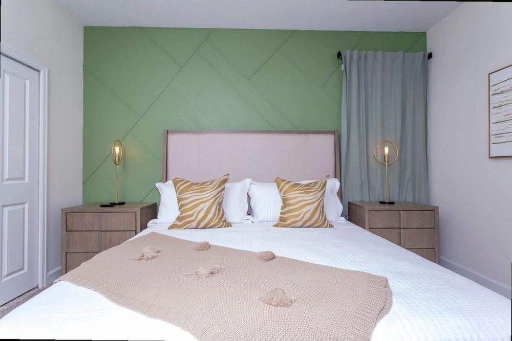 Gorgeous Family Friendly 5 Bd w/ Pool Close to Disney @ Storey Lake 2767 - Image 4