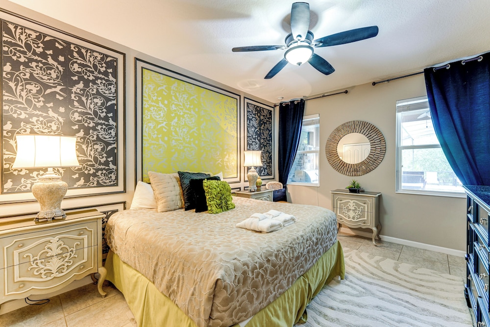 Themed Rooms, Pool & More! Custom Davenport Villa