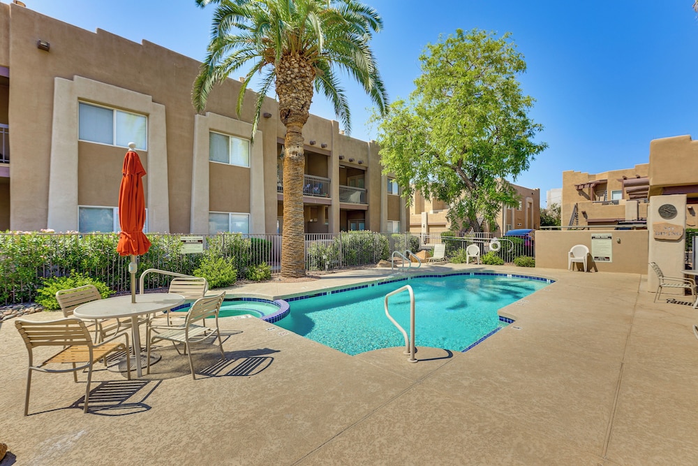 Golf Getaway 1 Mi to Old Town: Pueblo Verde Condo!