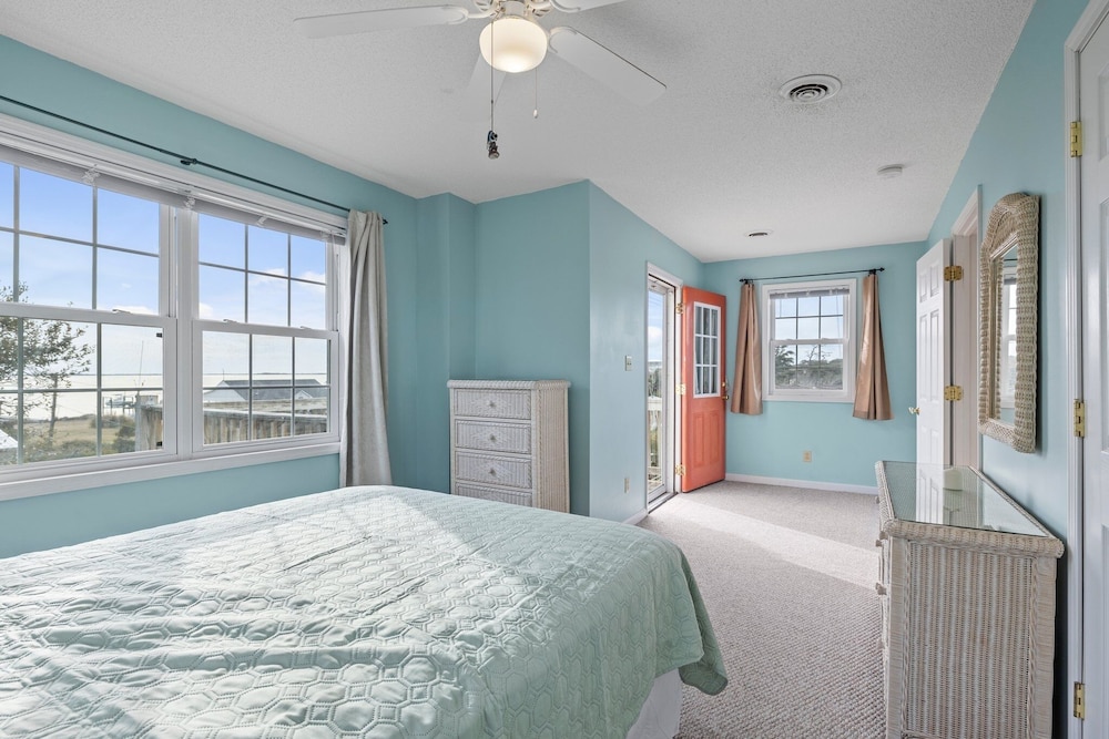 Gotta Getaway 3 Bedroom Home by Redawning view 3