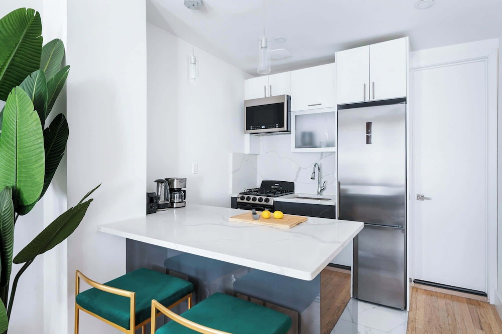 1597 New York Apt