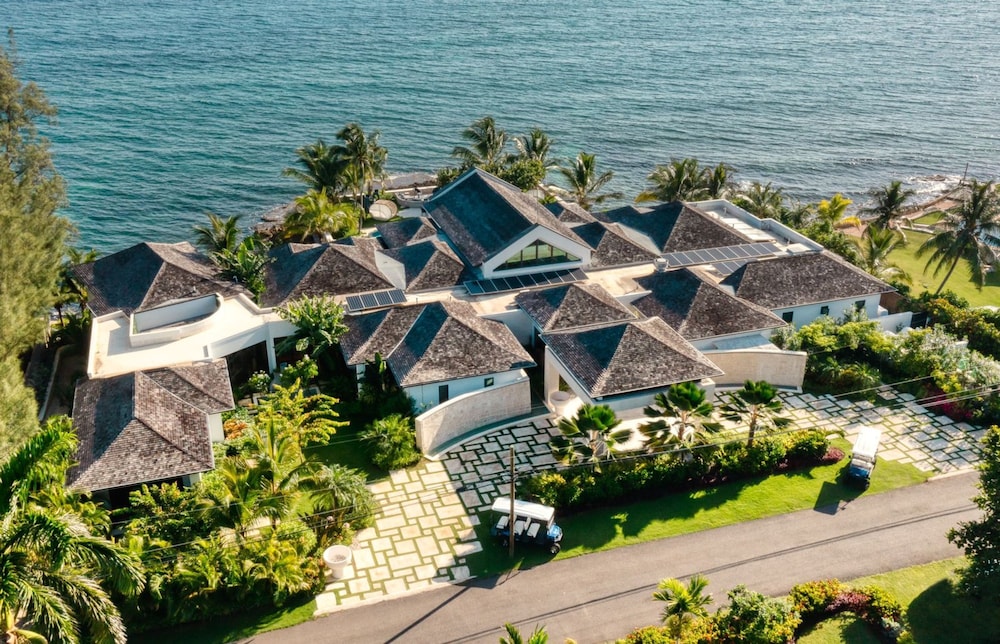 Oceans 8 Villa 6BR