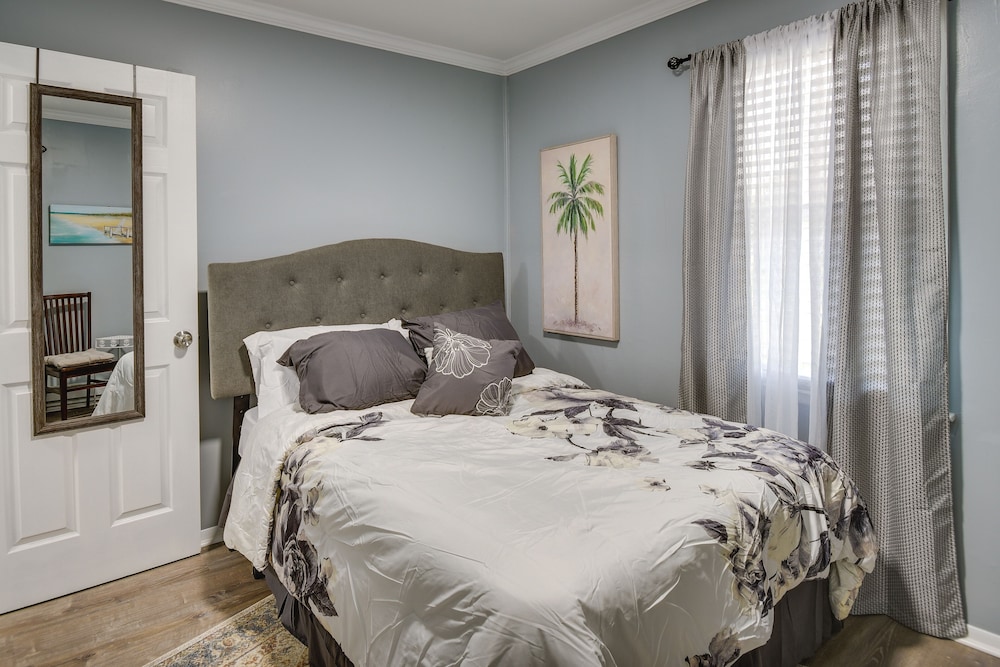 Hampton Vacation Rental: Central Location, Patio view 2