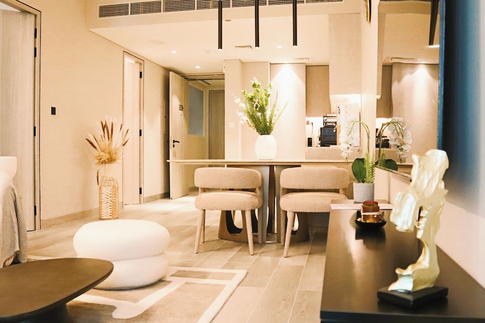 Condor Concept 7 - JVC Holiday Homes