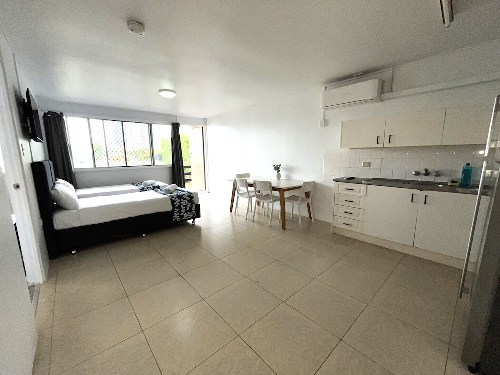 Mermaid Beach Vacations - Browns Broadbeach - Property Image 20