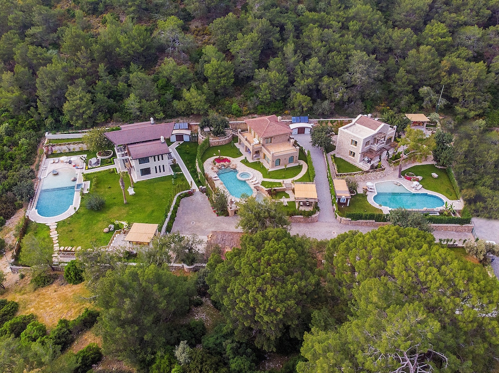 Private Island-Style Ultra Luxury Villa Estate