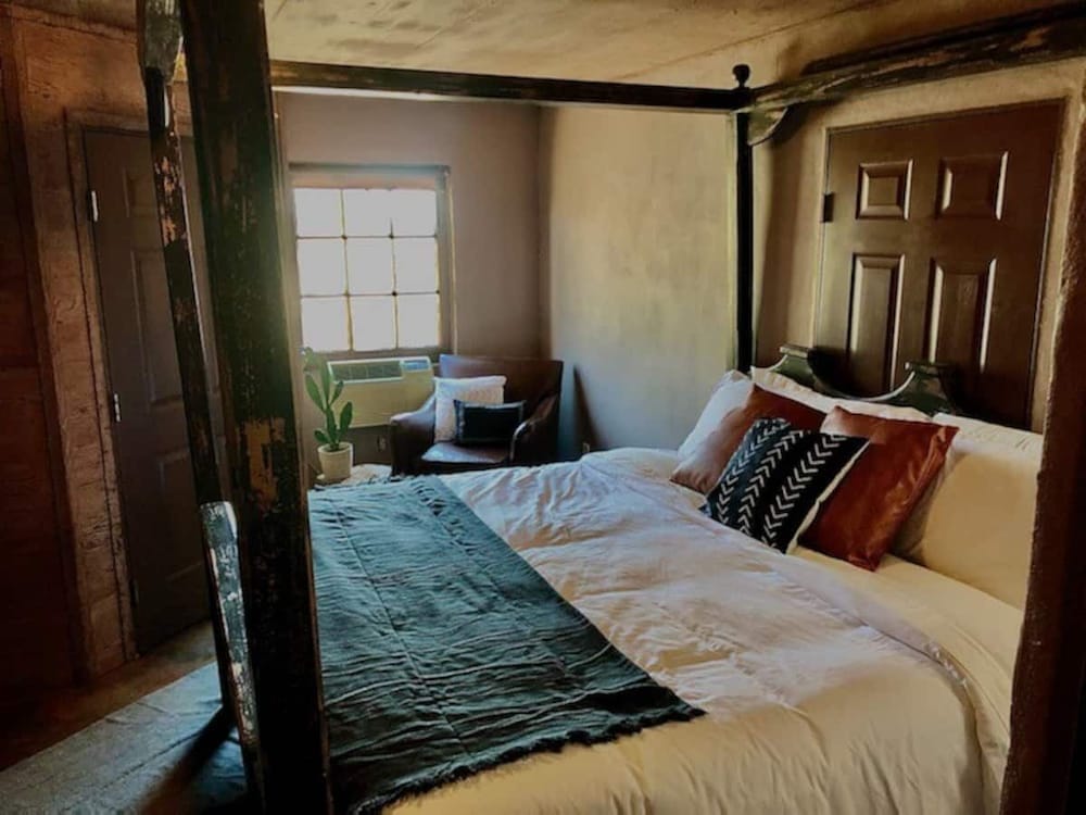 The Trois Estate at Enchanted Rock view 4