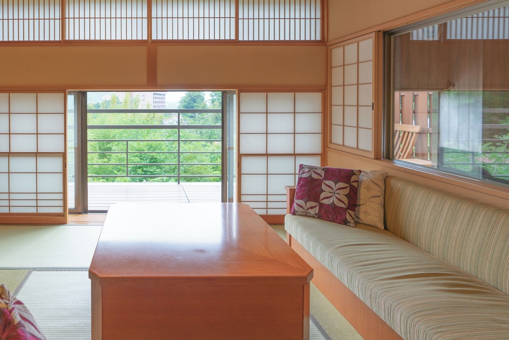 Narashino no sato Gyokusui -6 years or older-
