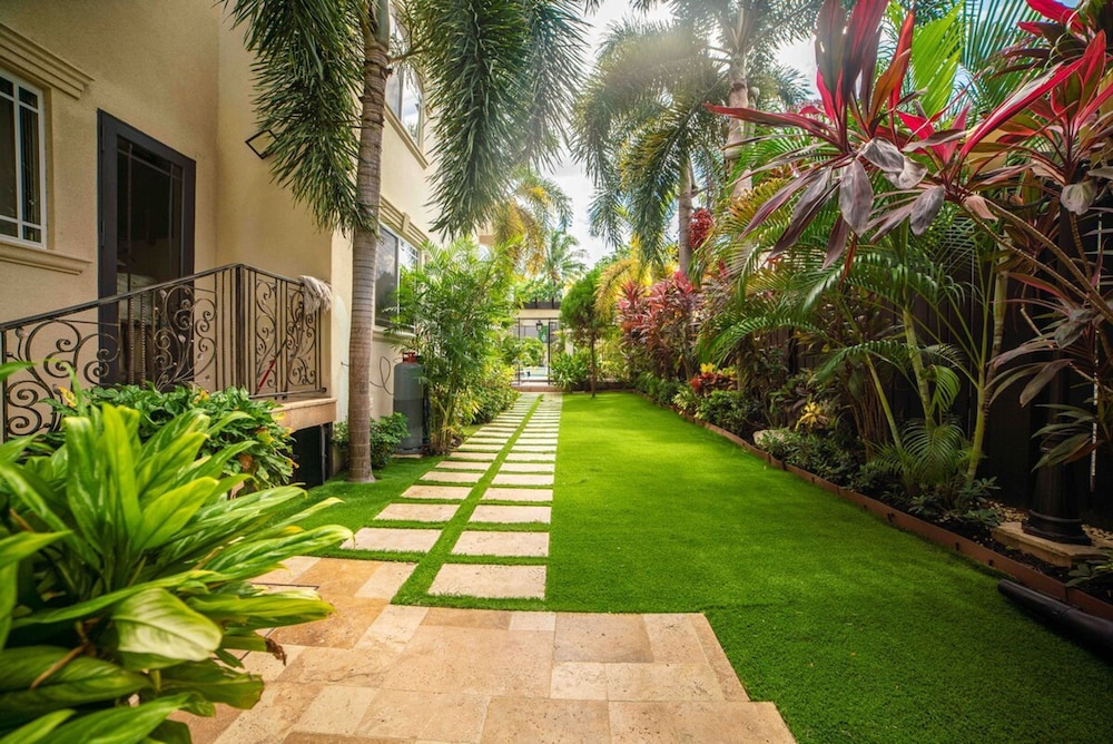 Orchids Palms Luxury Villa Pool Chef Hot Tub Airport Pickup