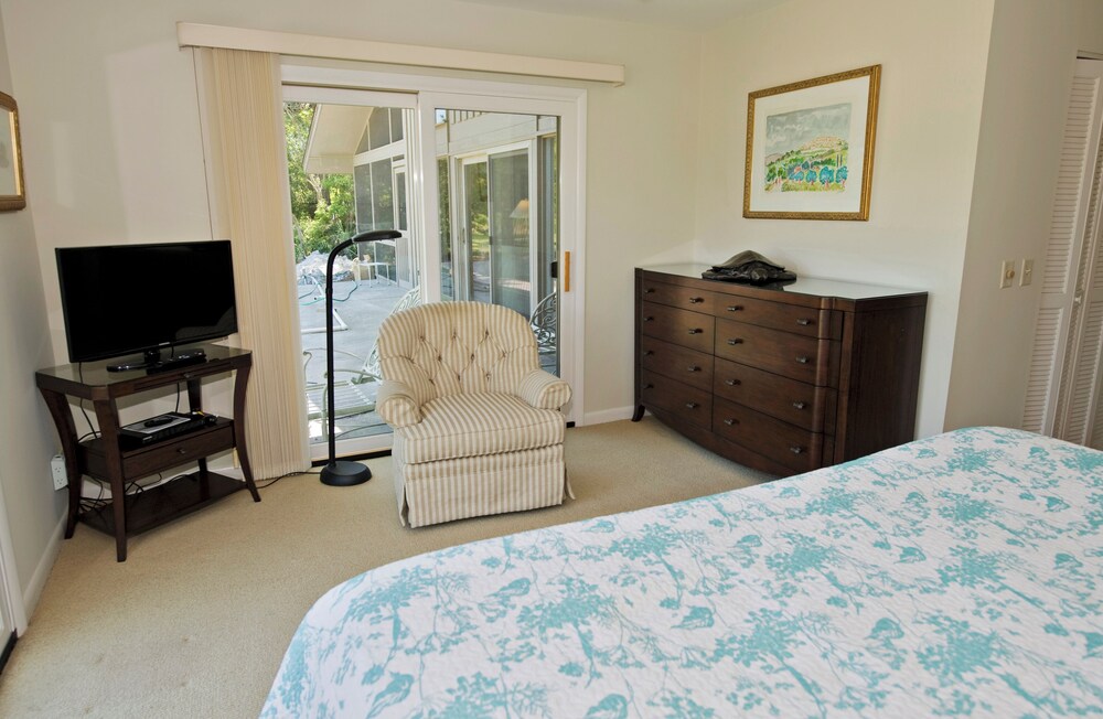 2 Gull Point Road at The Sea Pines Resort view 3