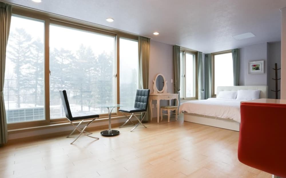Gapyeong Cheongpyeong Verano Pension view 2