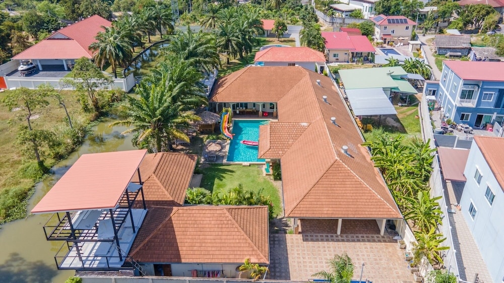 Pool Villa for Families and Party