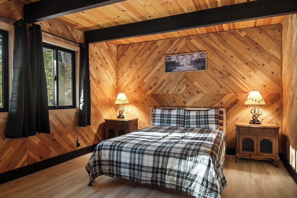 Timber Wolf Tavern