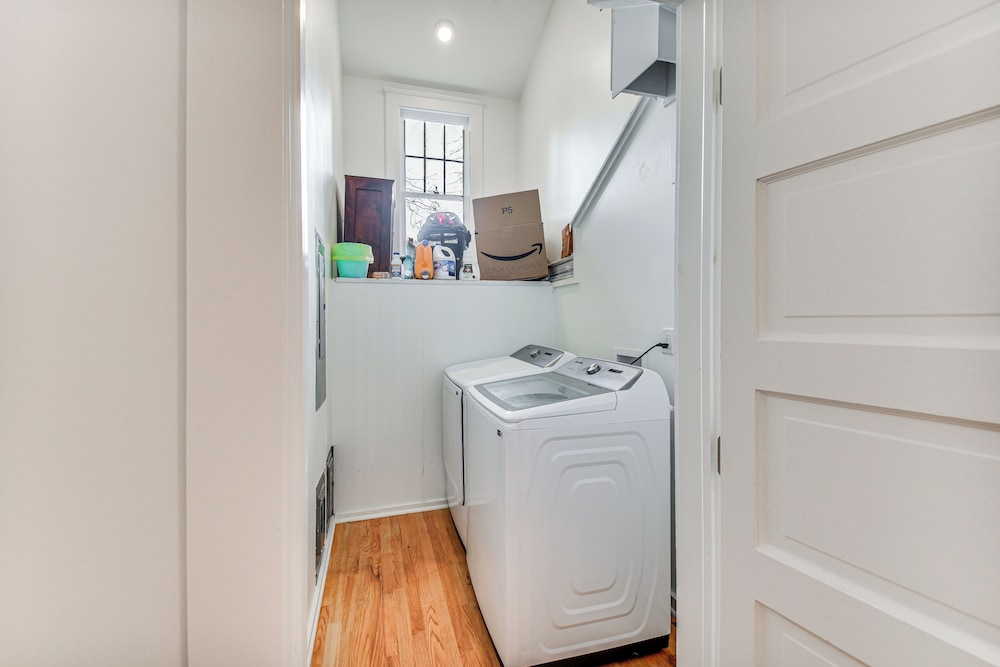 Elizabeth City Home w/ Fire Pit < 1 Mi to Downtown