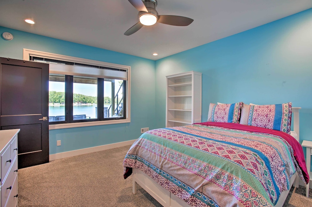 Waterfront Silver Lake Home w/ Private 40 Dock! view 4