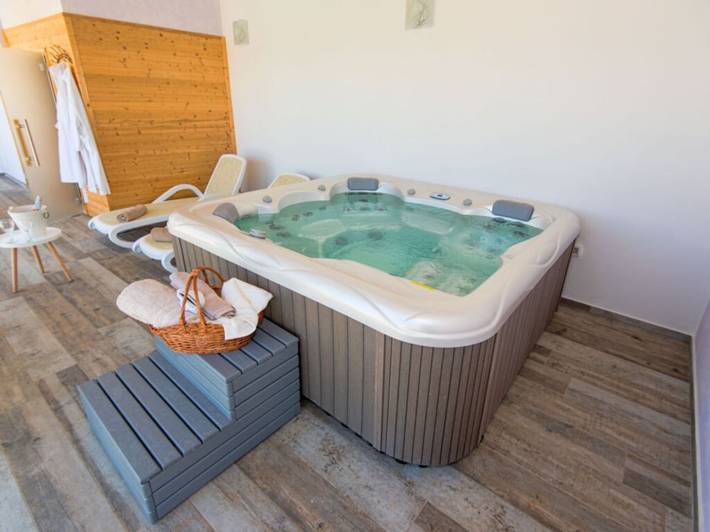 New White Villa, 60 m2, Pool