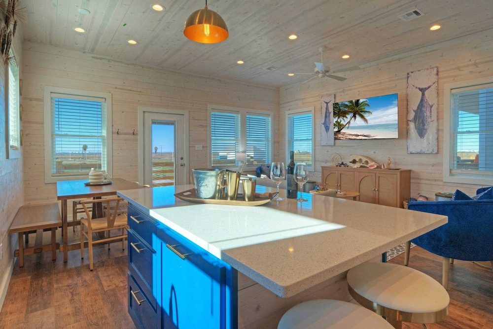 Cart-friendly Boardwalk to the Beach Private Pool, Firepit & Pond Views 361 Bayview