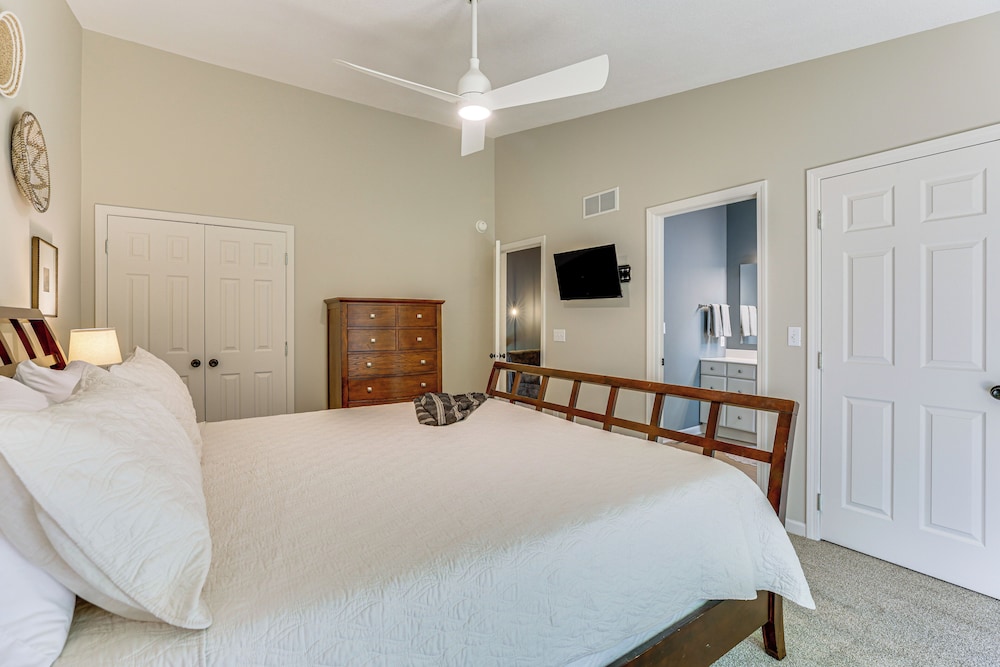 Views & Indoor Pool! The Galena Territory Gem