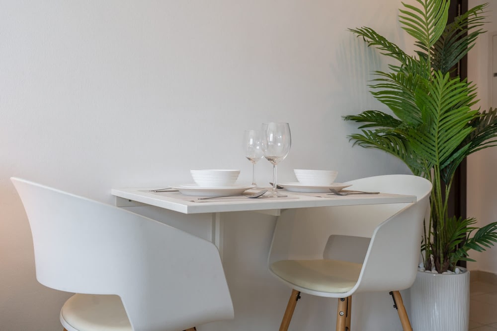 Chic Marina-view Studio in Bay Central Marina