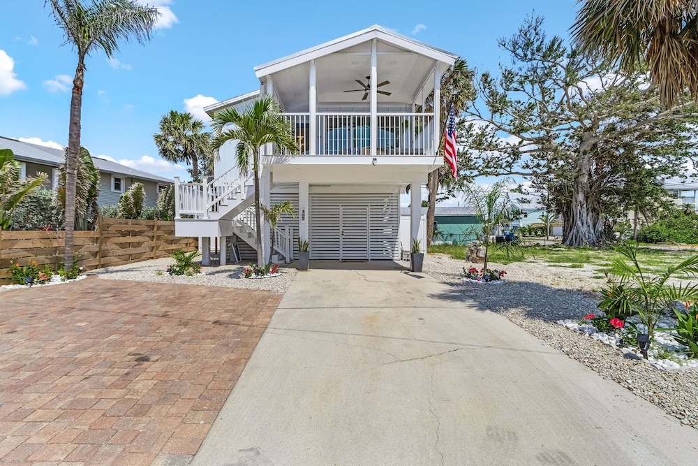 197 Beach Daze: 3br Pool Home, W/ Deeded Beach Access! 3 Bedroom Home