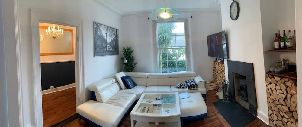 Spacious 3 Bedroom Family Home in North Strand