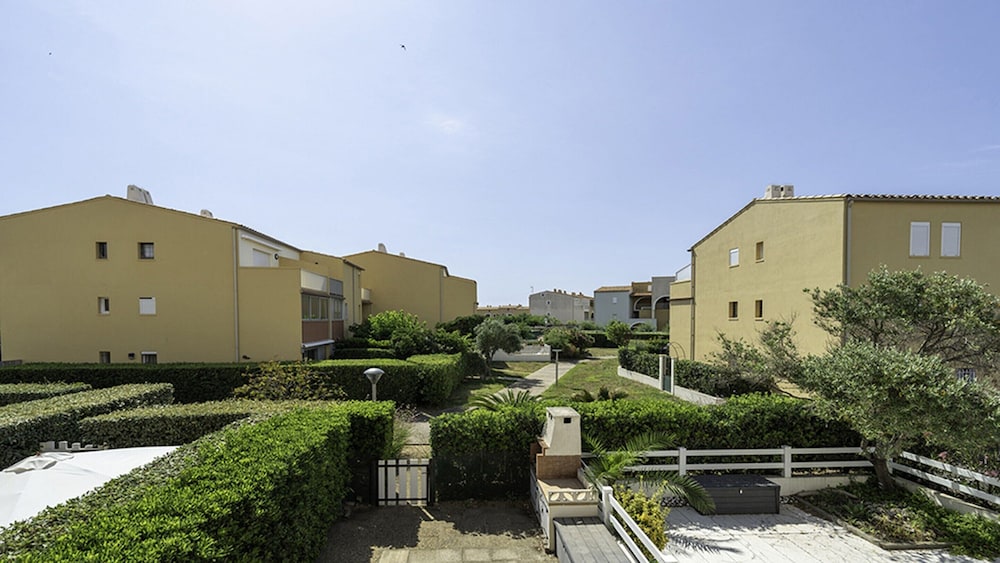 Escape Near the Beach in Agde
