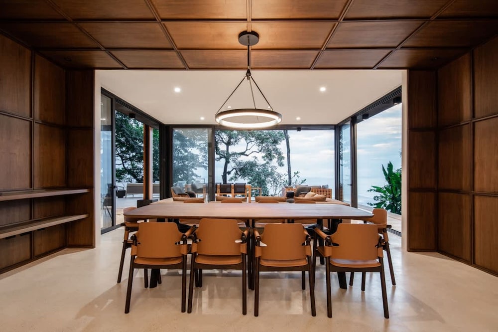 w Amazing 6BR Villa w Swimming Pool in Costa Rica