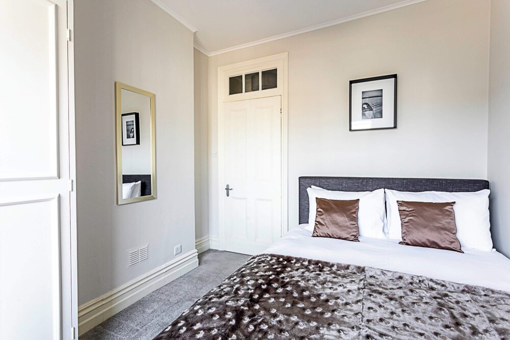 Serene 2BR - 3 Mins to Fulham Broadway