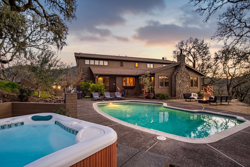 Gable by Avantstay Beautiful 3 5 Acre Oasis w Gorgeous Views Pool Hot Tub