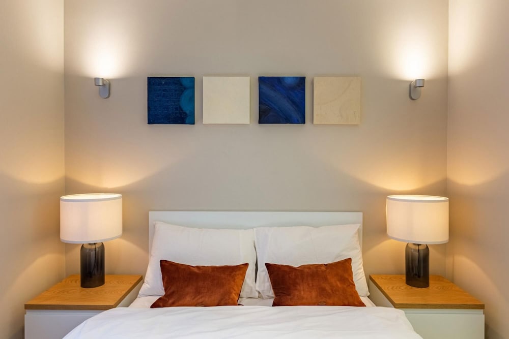 Mesmerizing Flat With Bosphorus View