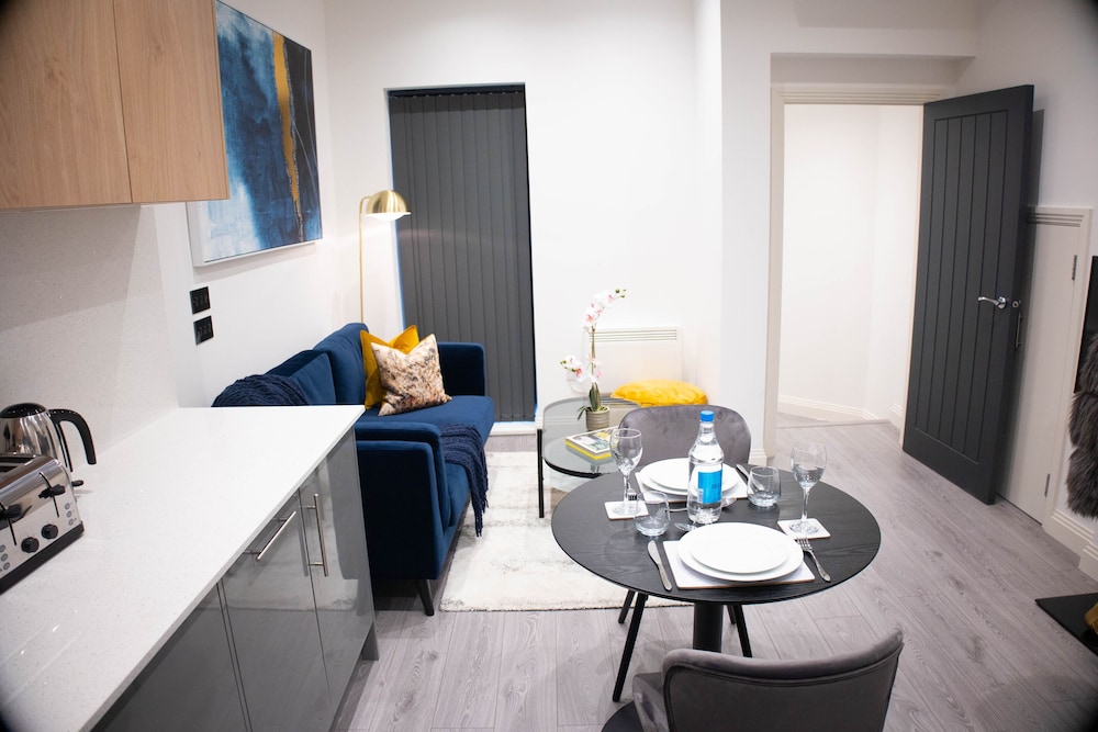 Premium 1 Bed Serviced Apartment in Greater London