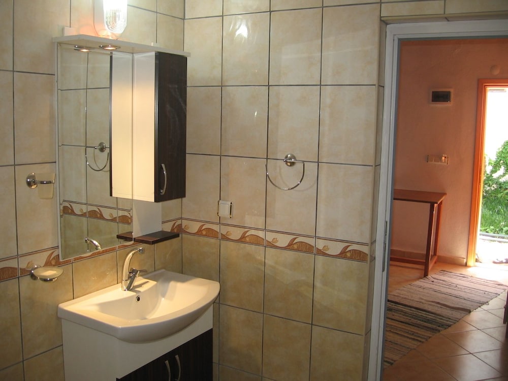 Photo 48
