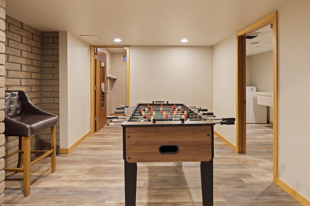 Poplar 35 5 Bedroom Home