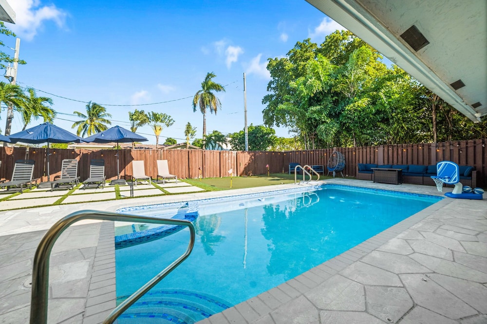 Spacious 6BR Beach Getaway w/ Heated Pool