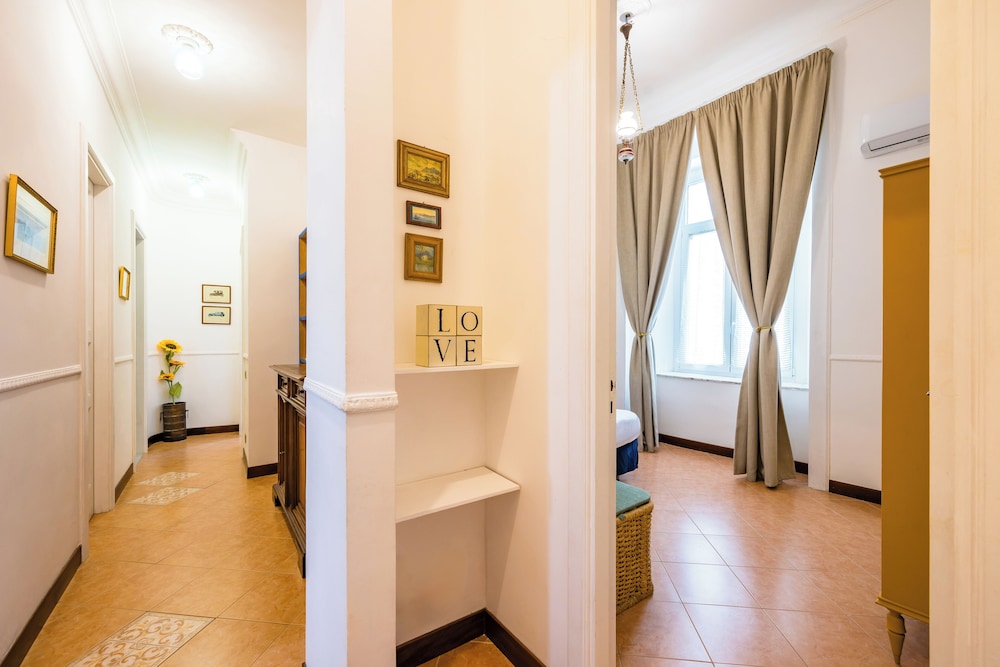 La Casa di Famiglia by Napoliapartments