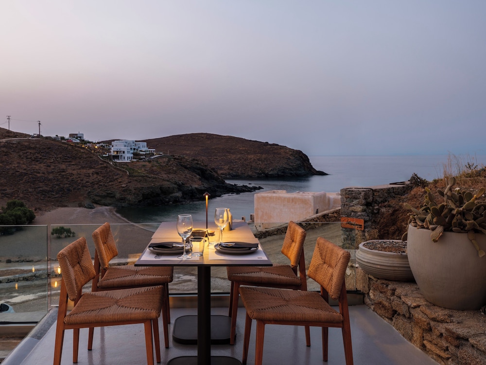 Mykonist Merchia Beach Villas & Suites