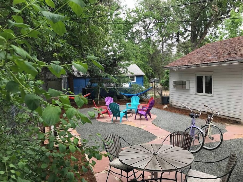 The Rams' Den King Beds, Fire Pit, Spacious Yard